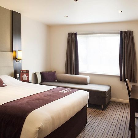 Premier Inn Southwark Borough High St London Kültér fotó