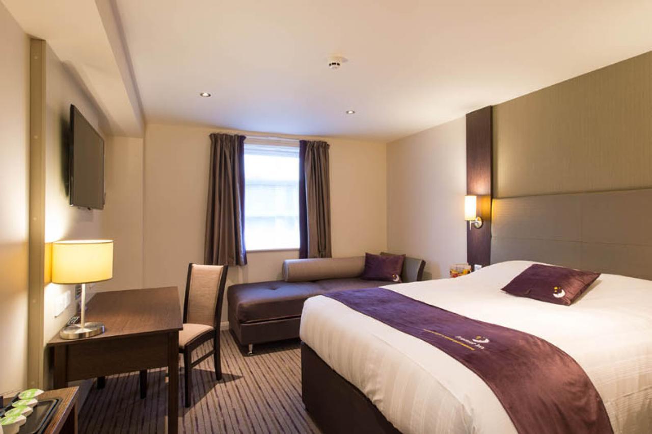 Premier Inn Southwark Borough High St London Kültér fotó