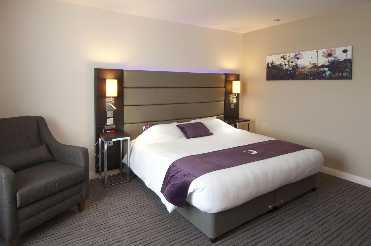 Premier Inn Southwark Borough High St London Kültér fotó